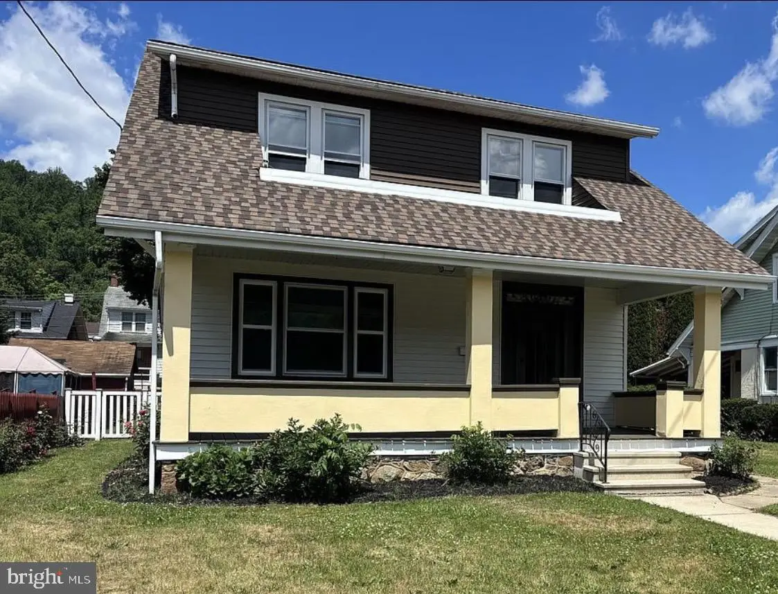 4 Myrtle Ave, Reading, PA 19606 - #1