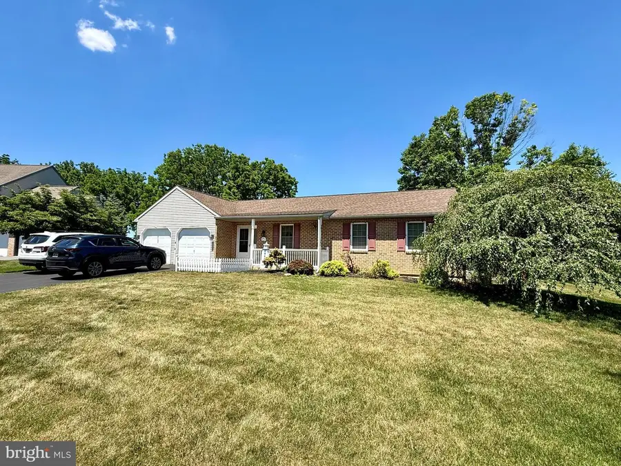 304 W Walnut Tree Dr, Blandon, PA 19510 - #2