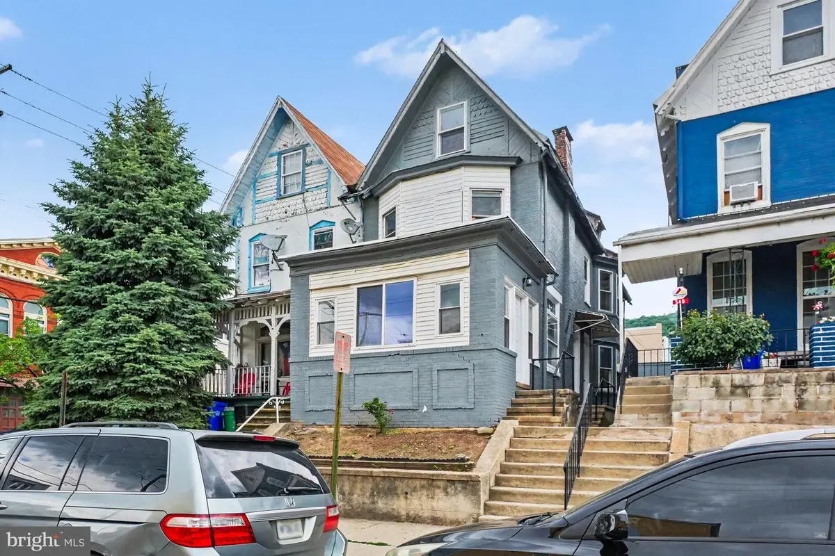 551 N 11th St, Reading, PA 19604 - #1
