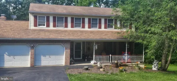 5 White Oak Dr, FLEETWOOD, PA 19522