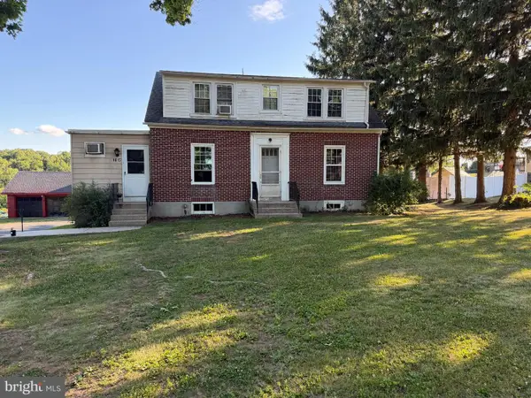 1015 Chestnut St, LEESPORT, PA 19533