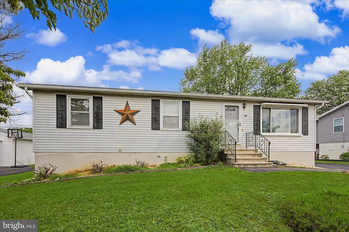 27 Maywood Ave, Reading, PA 19608 - #1