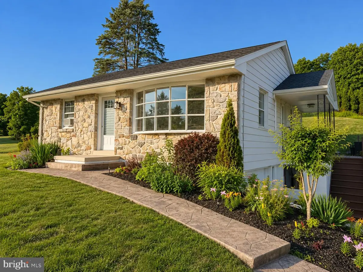 144 Terrace Rd, Boyertown, PA 19512 - #1