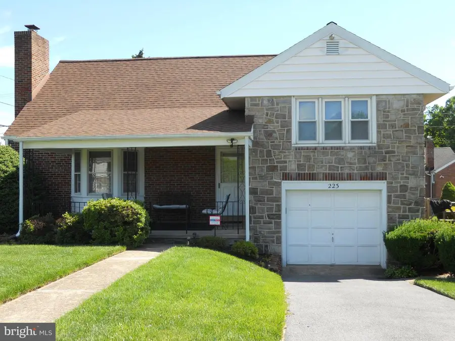 223 Mayer St, Reading, PA 19606 - #3
