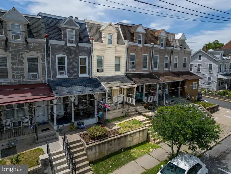 318 Franklin St, West Reading, PA 19611 - #3