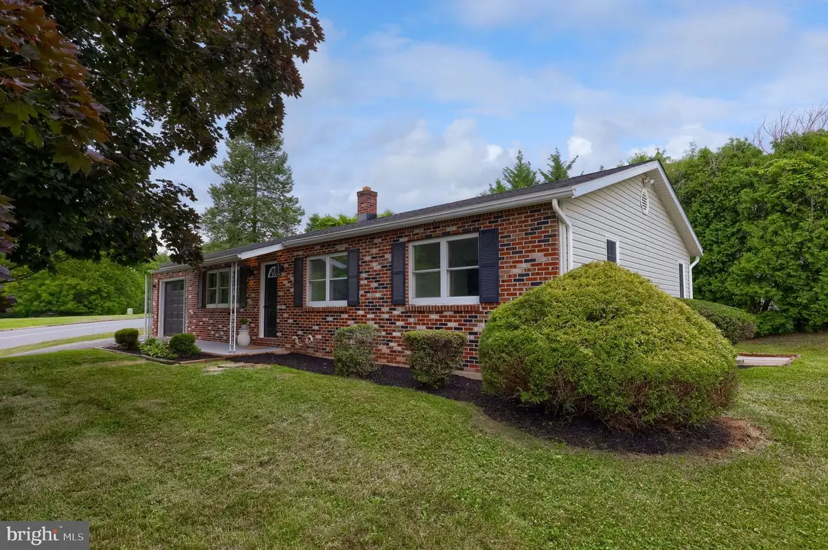 6 Executive Cr, Reading, PA 19606 - #1