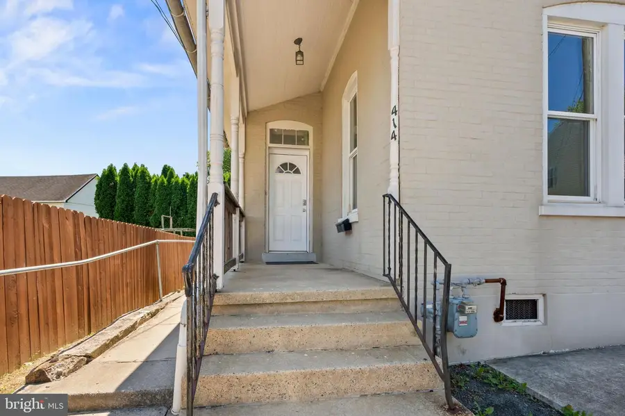 414 W Walnut St, Kutztown, PA 19530 - #2