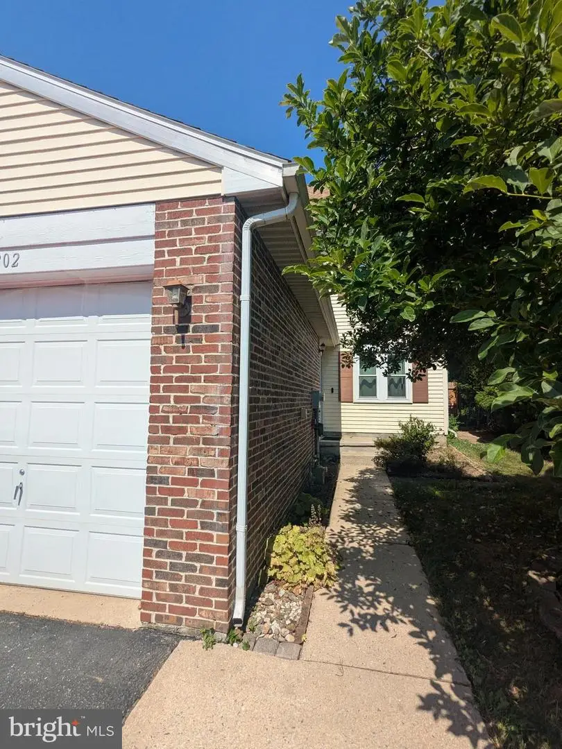 202 Adams Dr, Womelsdorf, PA 19567 - #3