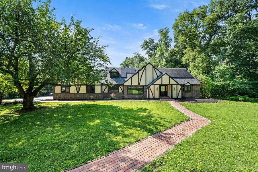 41 Devon Dr, Reading, PA 19606 - #2