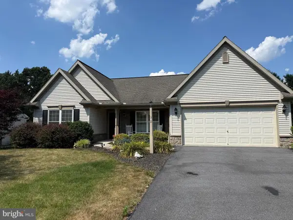 32 Loganberry Ct, WOMELSDORF, PA 19567
