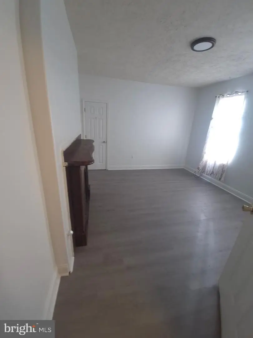 307 S 6th St, Reading, PA 19602 - #3