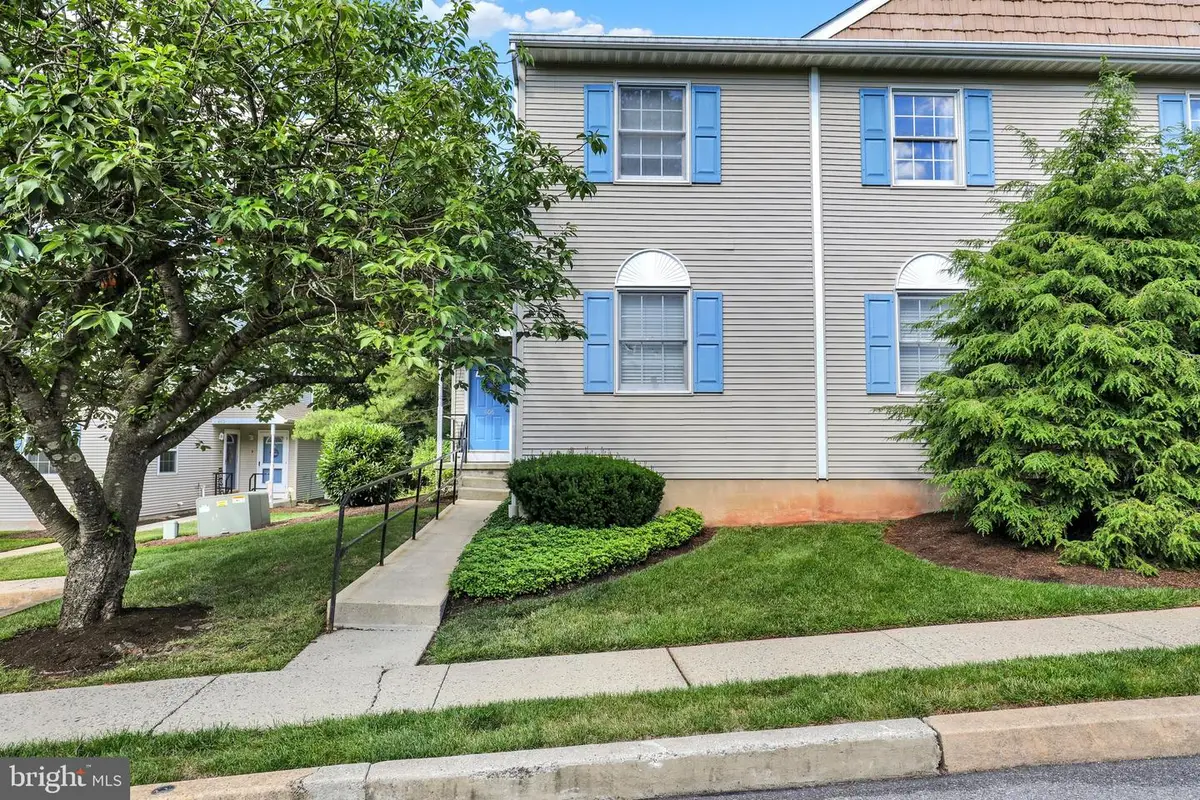 606 Maplewood Ave, Mohnton, PA 19540 - #1