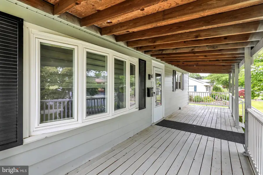 514 W High St, Womelsdorf, PA 19567 - #3
