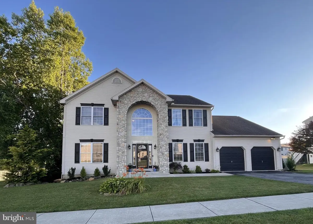21 Shelly Dr, Sinking Spring, PA 19608 - #1
