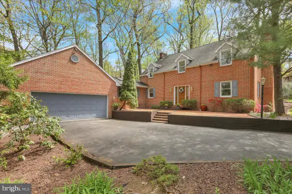 13 Nassau Cir, READING, PA 19607