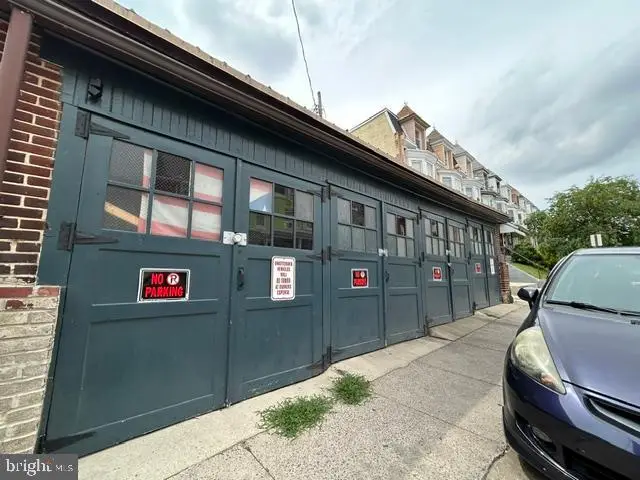 423 Spring St, Reading, PA 19601 - #3