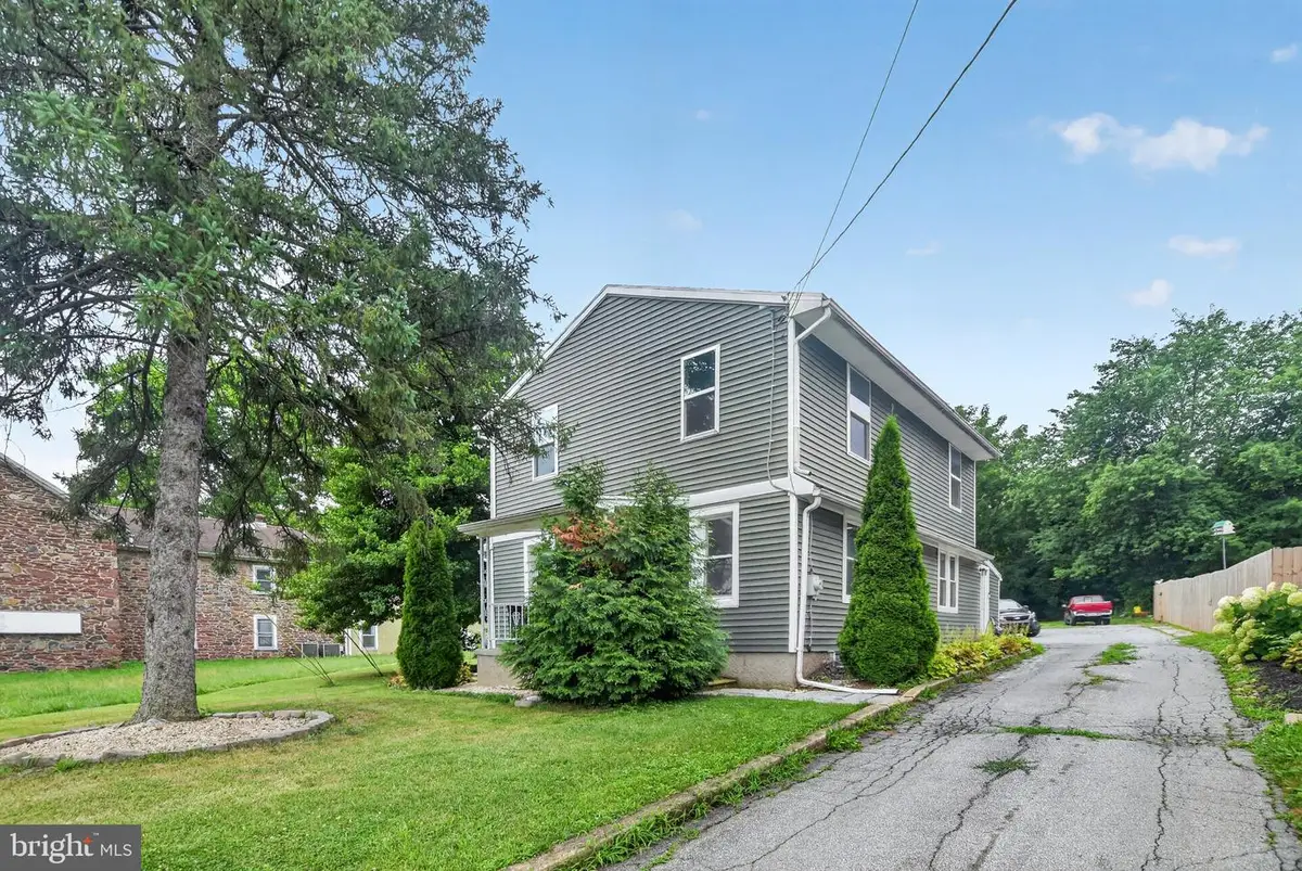 1104 Old Swede Rd, Douglassville, PA 19518 - #1