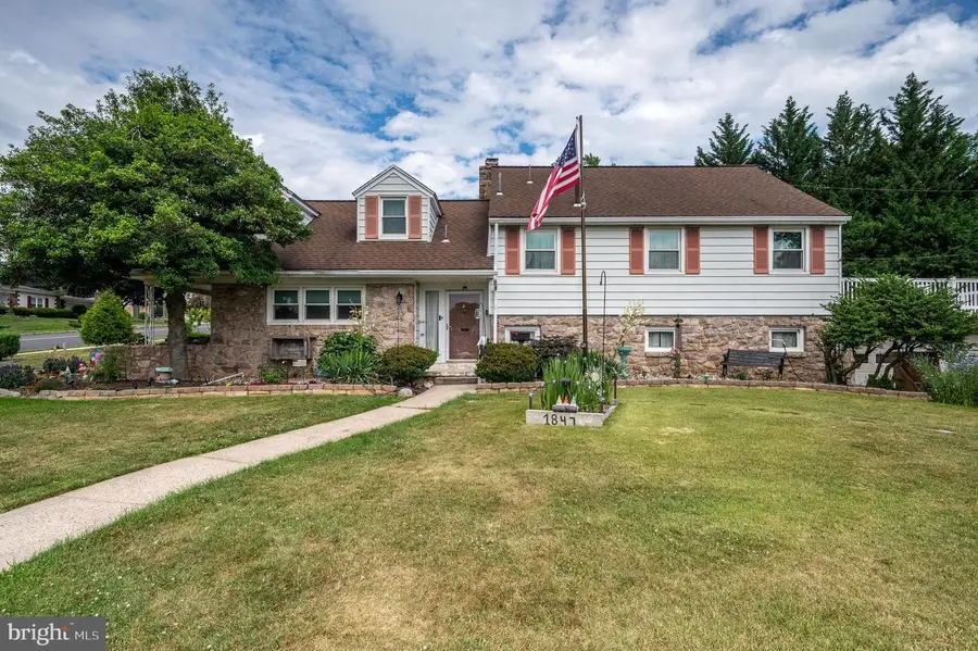 1847 Elder St, Reading, PA 19604 - #2