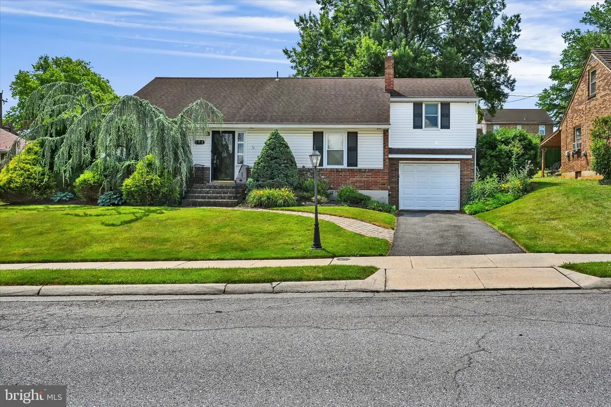 3102 Curtis Rd, Sinking Spring, PA 19608 - #1