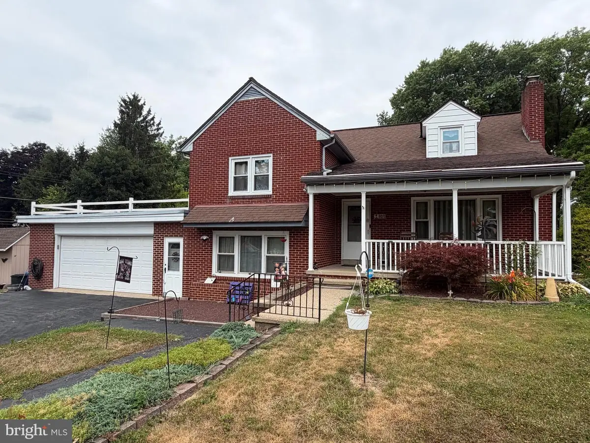 801 Lobelia Ave, Reading, PA 19605 - #1