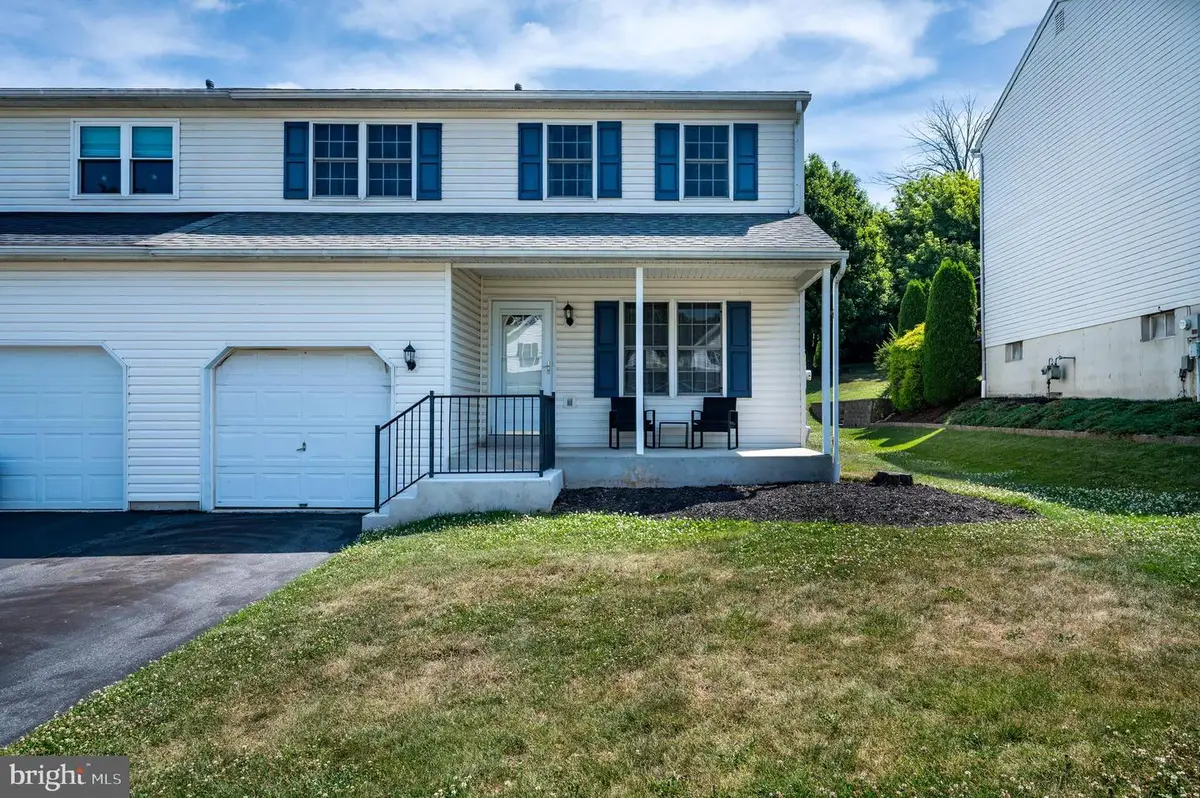 391 Sioux Ct, Reading, PA 19608 - #1