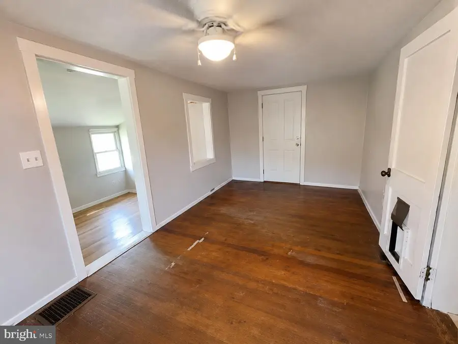 1309 W Philadelphia Ave, Boyertown, PA 19512 - #3