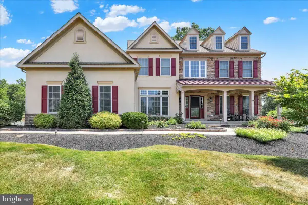 76 Caernarvon Dr, ELVERSON, PA 19520