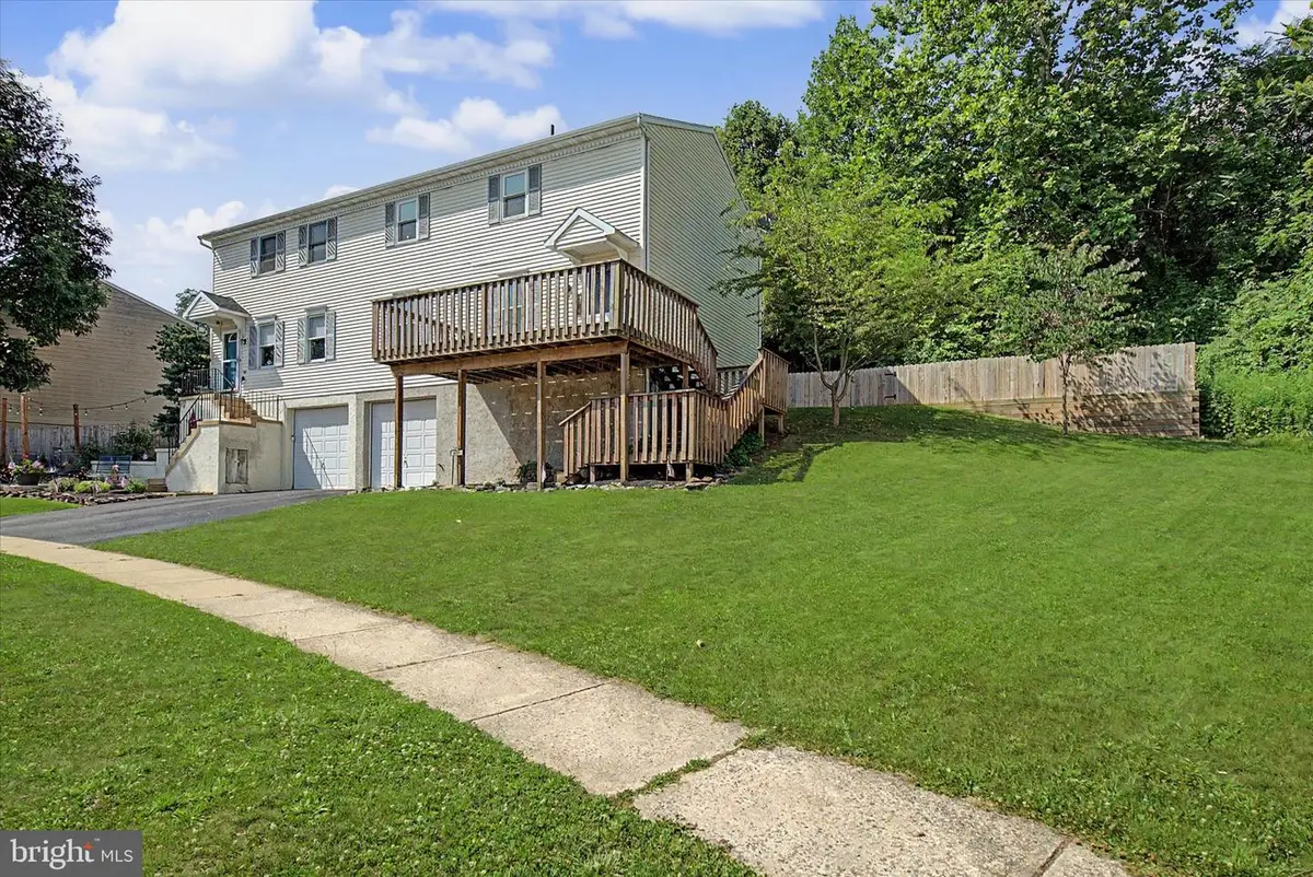 426 Grove Ave, Mohnton, PA 19540 - #1