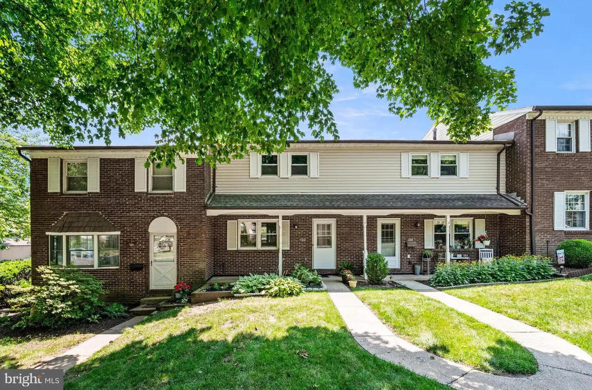 102 Village Dr, Boyertown, PA 19512 - #1