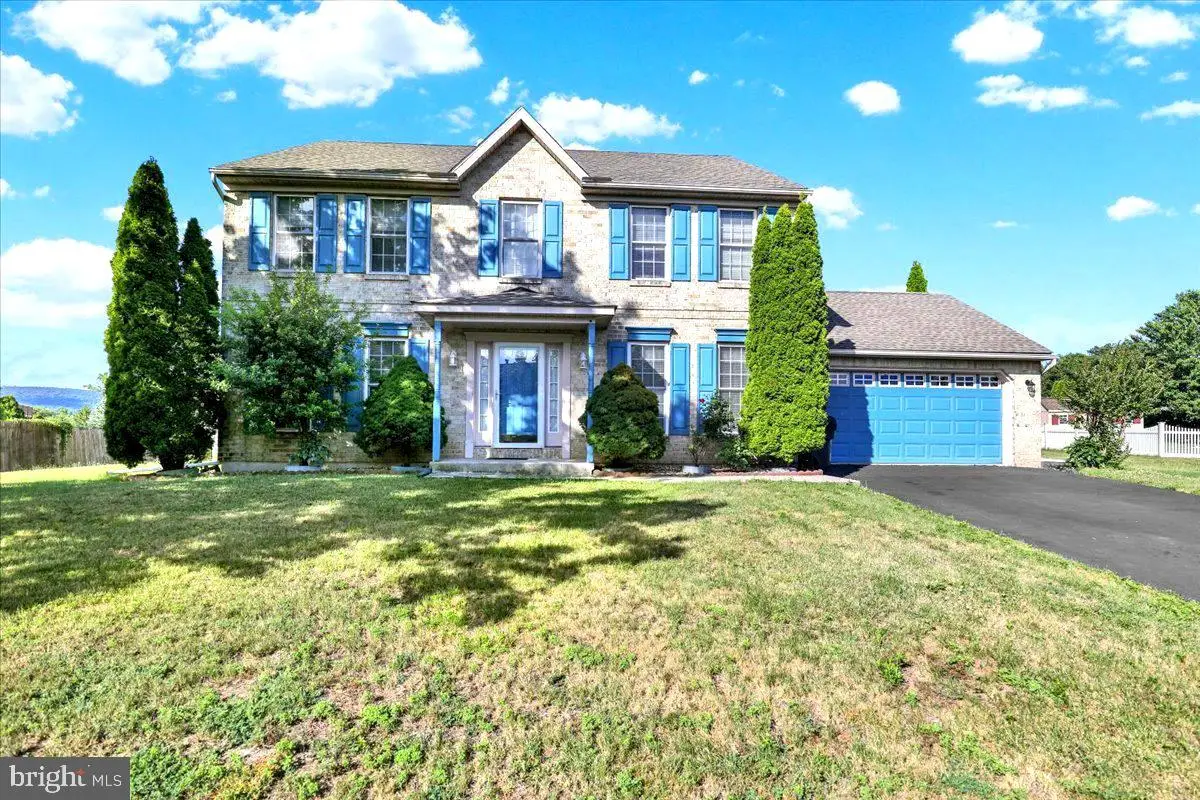 209 Battenkill Dr, Douglassville, PA 19518 - #1