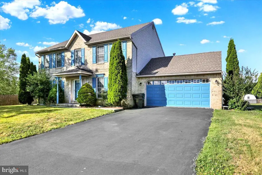 209 Battenkill Dr, Douglassville, PA 19518 - #2