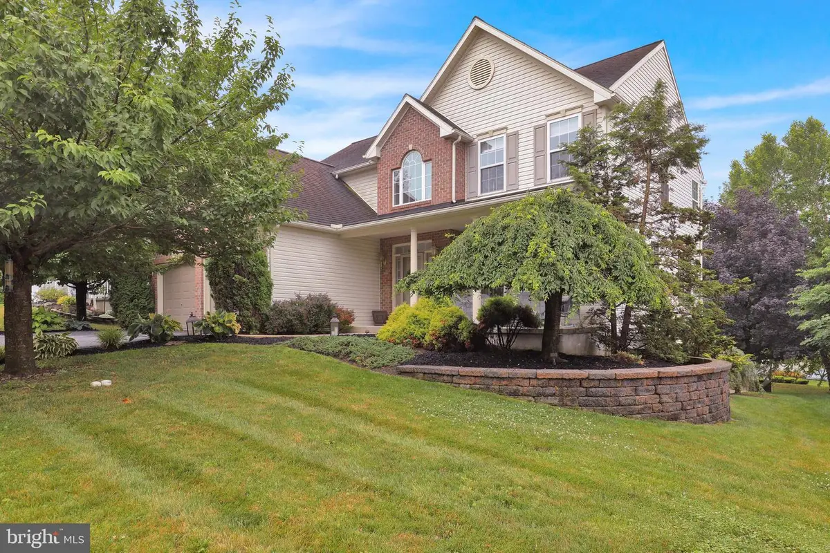 359 Mountain Blvd, Wernersville, PA 19565 - #1