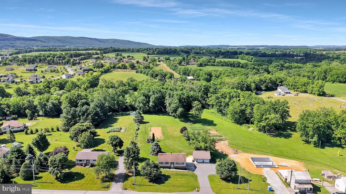 722 Canal Rd, Womelsdorf, PA 19567 - #1