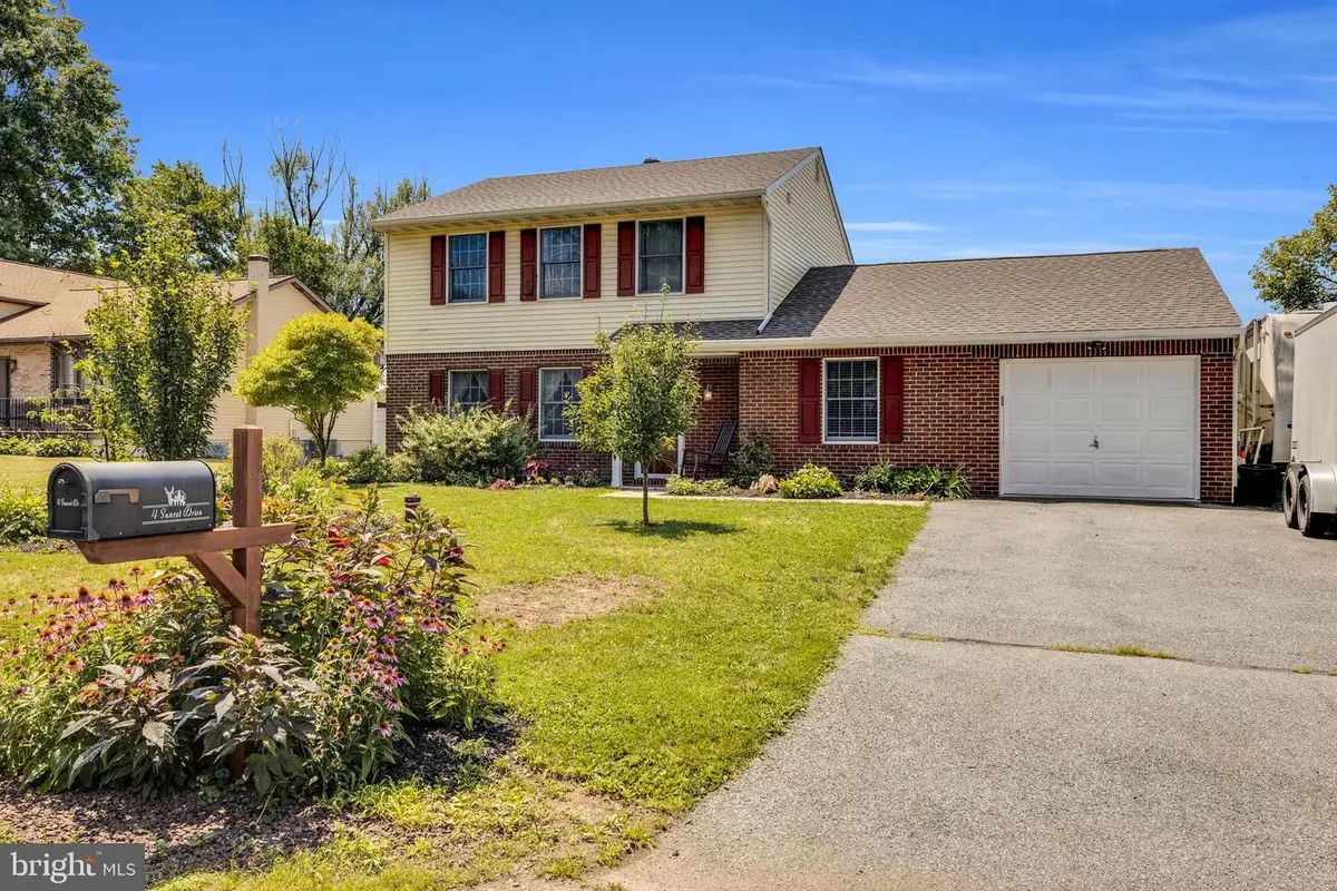 4 Sunset Dr, Douglassville, PA 19518 - #1