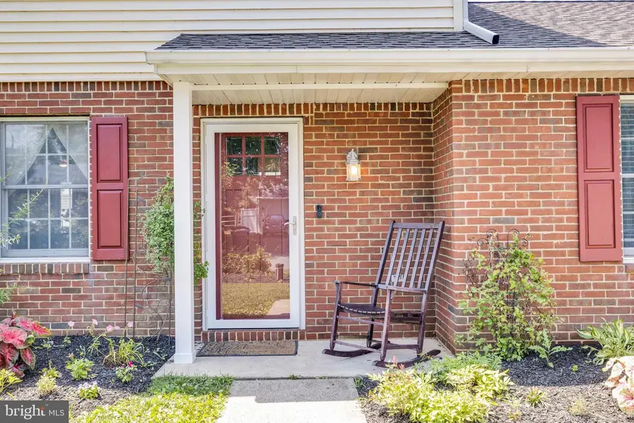 4 Sunset Dr, Douglassville, PA 19518 - #2