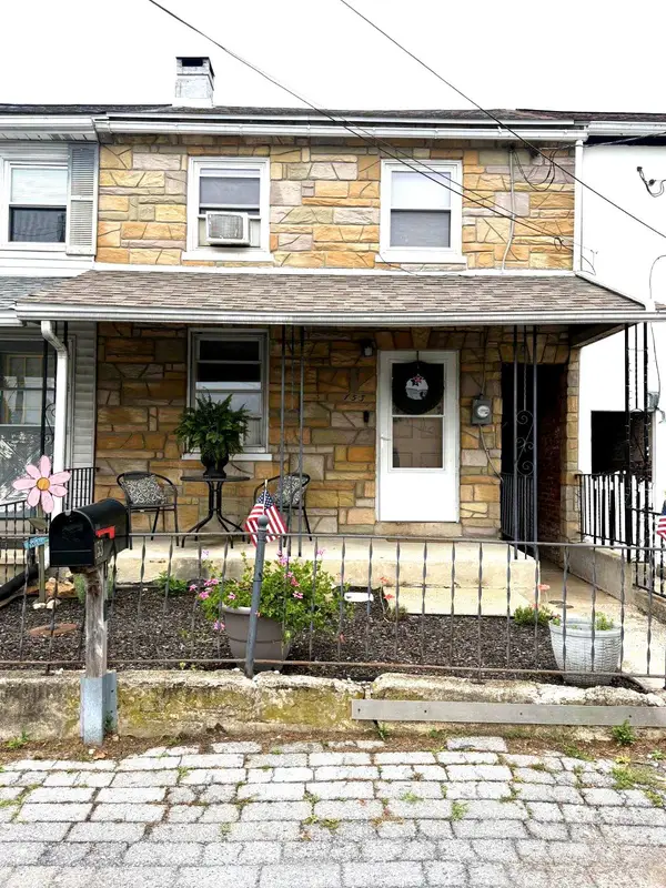 153 Spring Garden St, LEESPORT, PA 19533