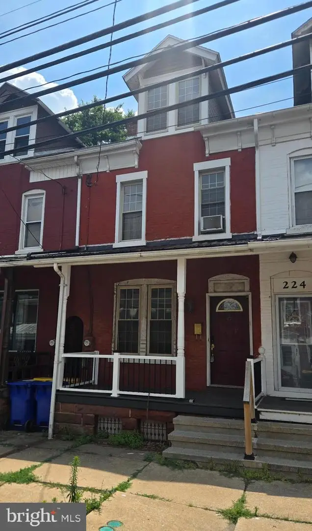 222 W High St, Womelsdorf, PA 19567 - #2