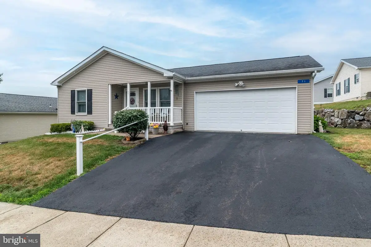 71 Random Rd, Douglassville, PA 19518 - #1