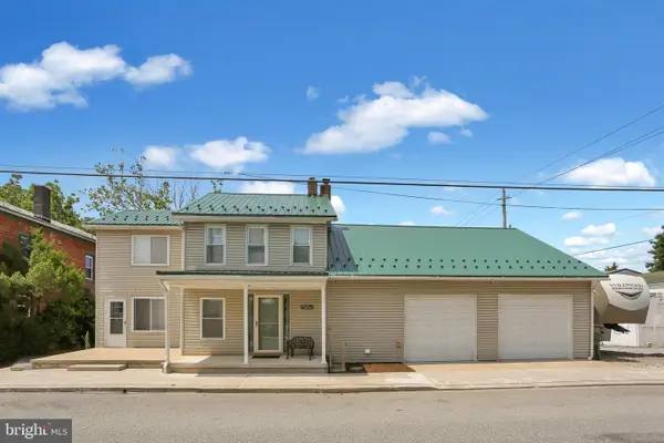 4 S Main St, BERNVILLE, PA 19506