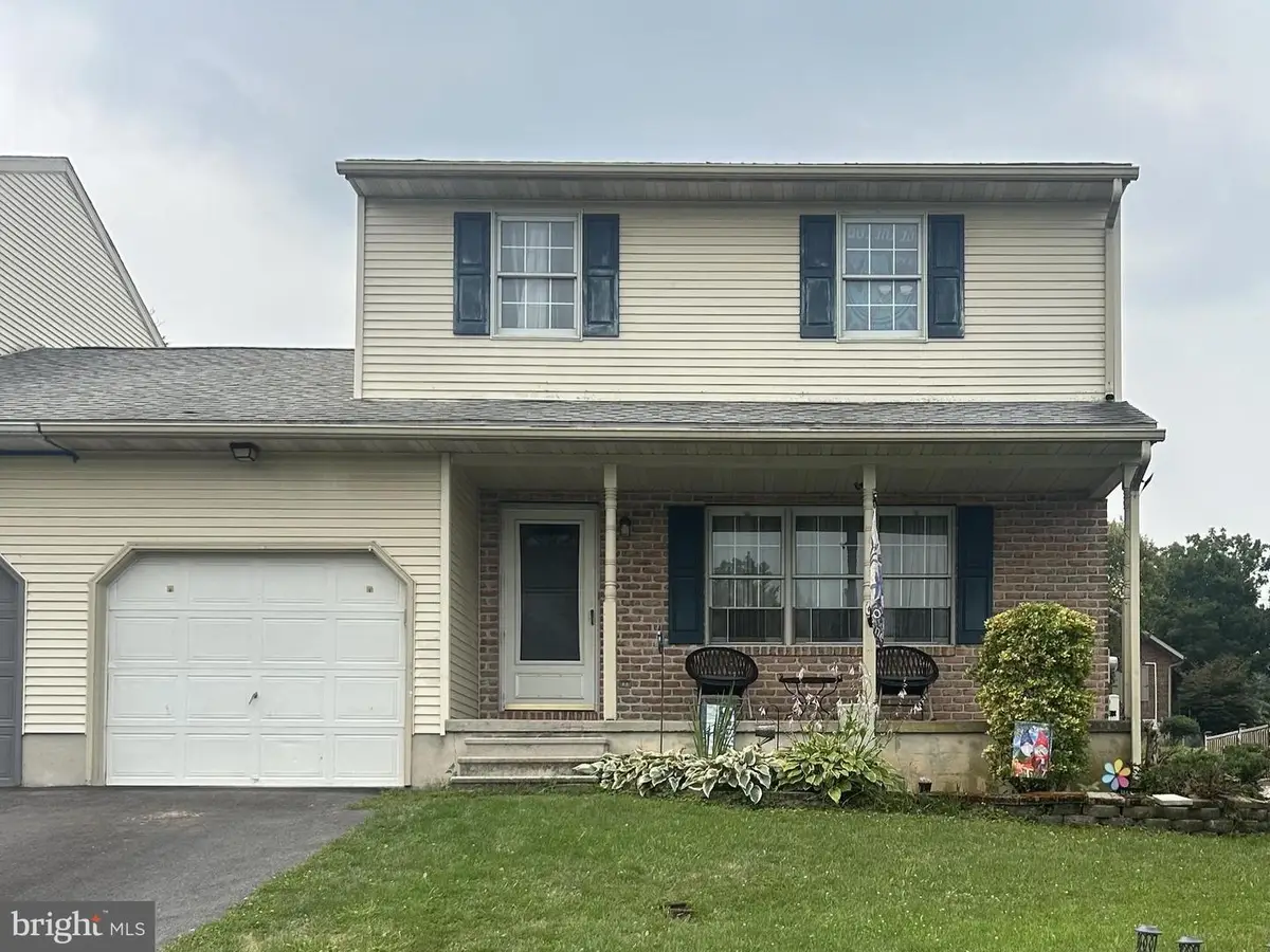 550 Wyatt Dr, Blandon, PA 19510 - #1