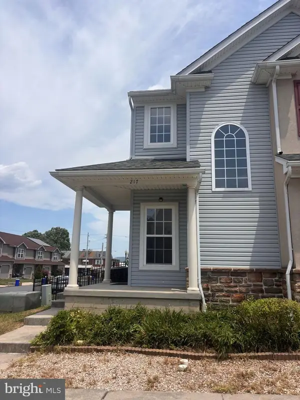 217 Silk Dr, READING, PA 19611