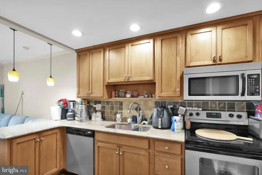 534 Walnut St, Reading, PA 19601 - #3