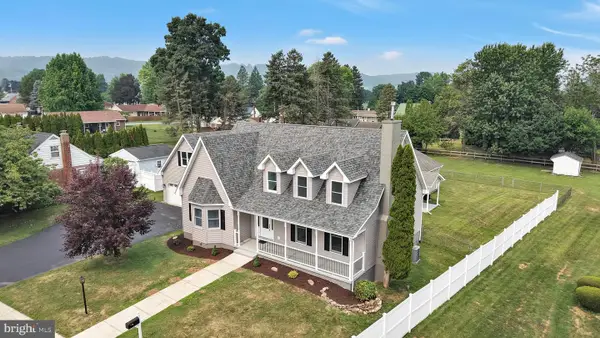300 Beckley St, WERNERSVILLE, PA 19565