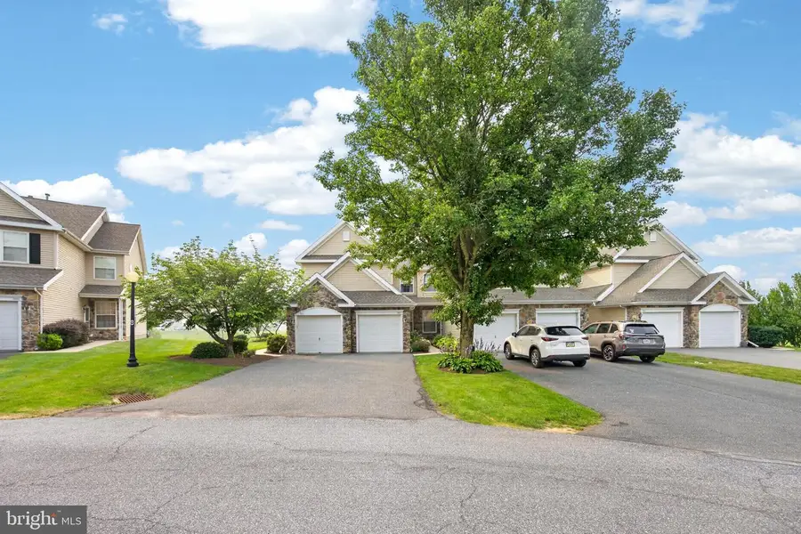 601 Country Ln, Morgantown, PA 19543 - #2