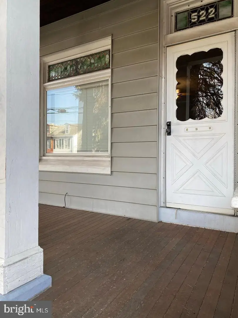 522 Franklin St, West Reading, PA 19611 - #3