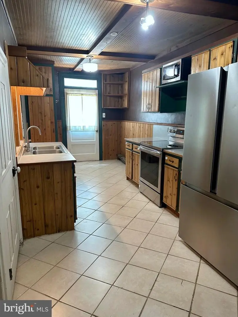 36 S Whiteoak St, Kutztown, PA 19530 - #2