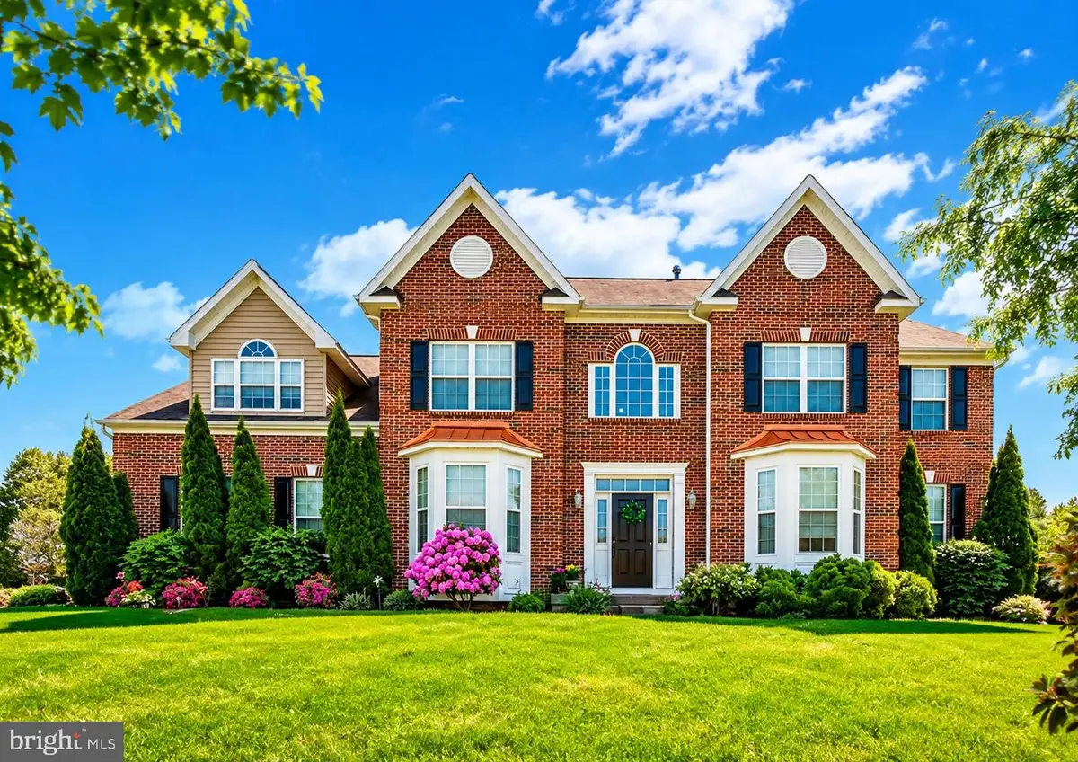 3002 Summer Meadow Dr, Douglassville, PA 19518 - #1