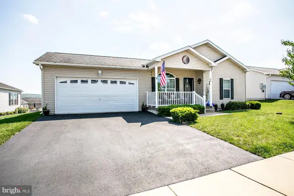 64 Middlemarch Rd, DOUGLASSVILLE, PA 19518