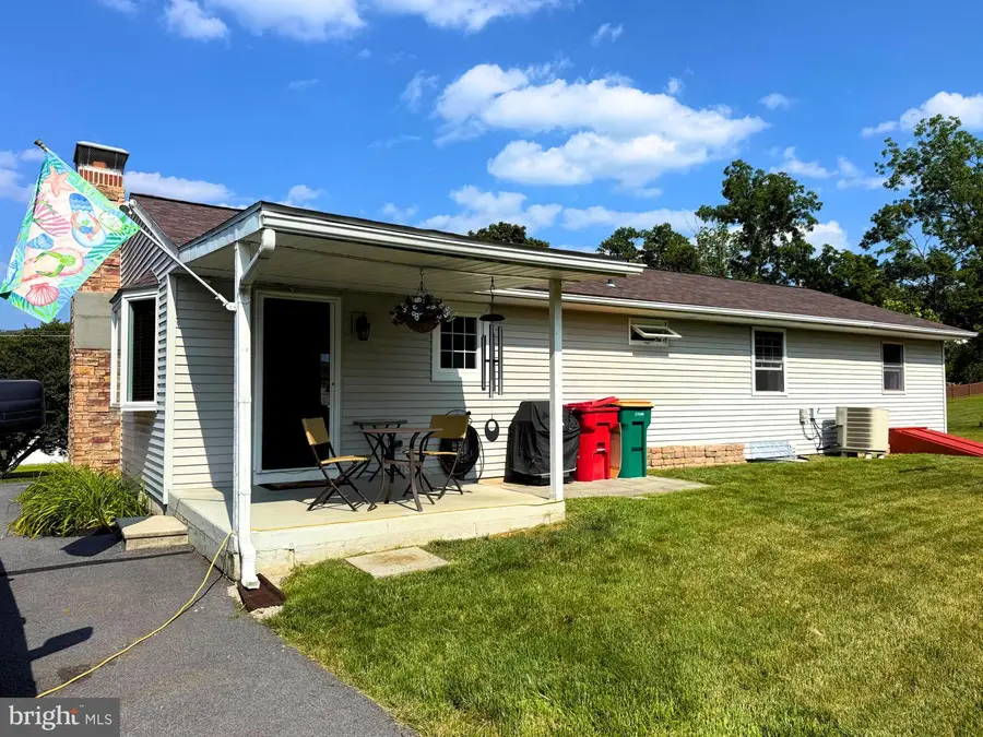 902 Fritztown Rd, Reading, PA 19608 - #3