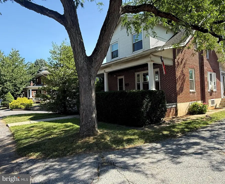41 Wilson St, West Lawn, PA 19609 - #3